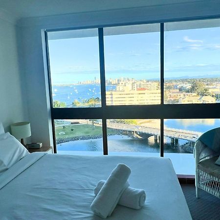 Broadwater Shores Waterfront Apartments Gold Coast Esterno foto