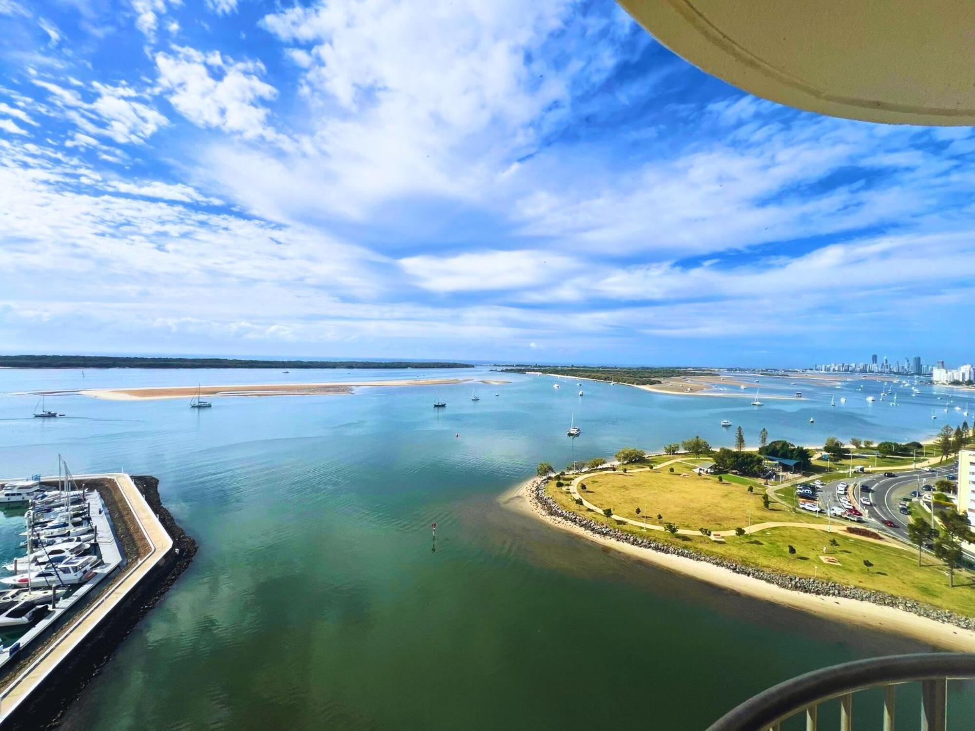 Broadwater Shores Waterfront Apartments Gold Coast Esterno foto