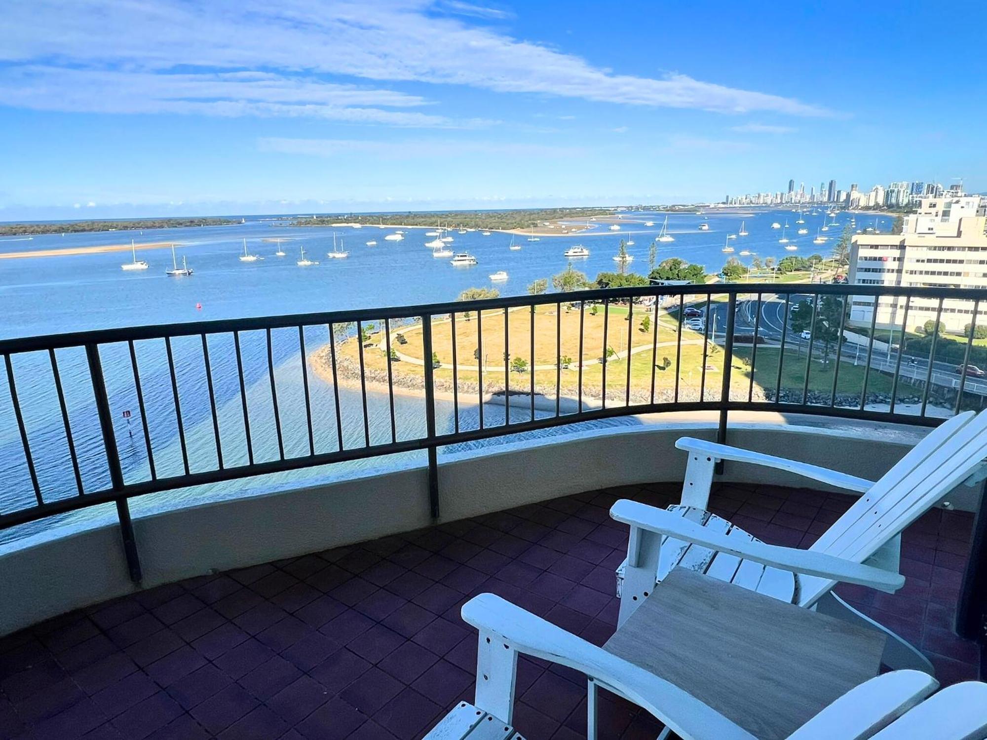 Broadwater Shores Waterfront Apartments Gold Coast Esterno foto
