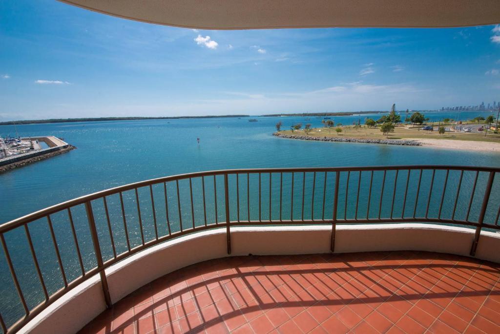 Broadwater Shores Waterfront Apartments Gold Coast Esterno foto