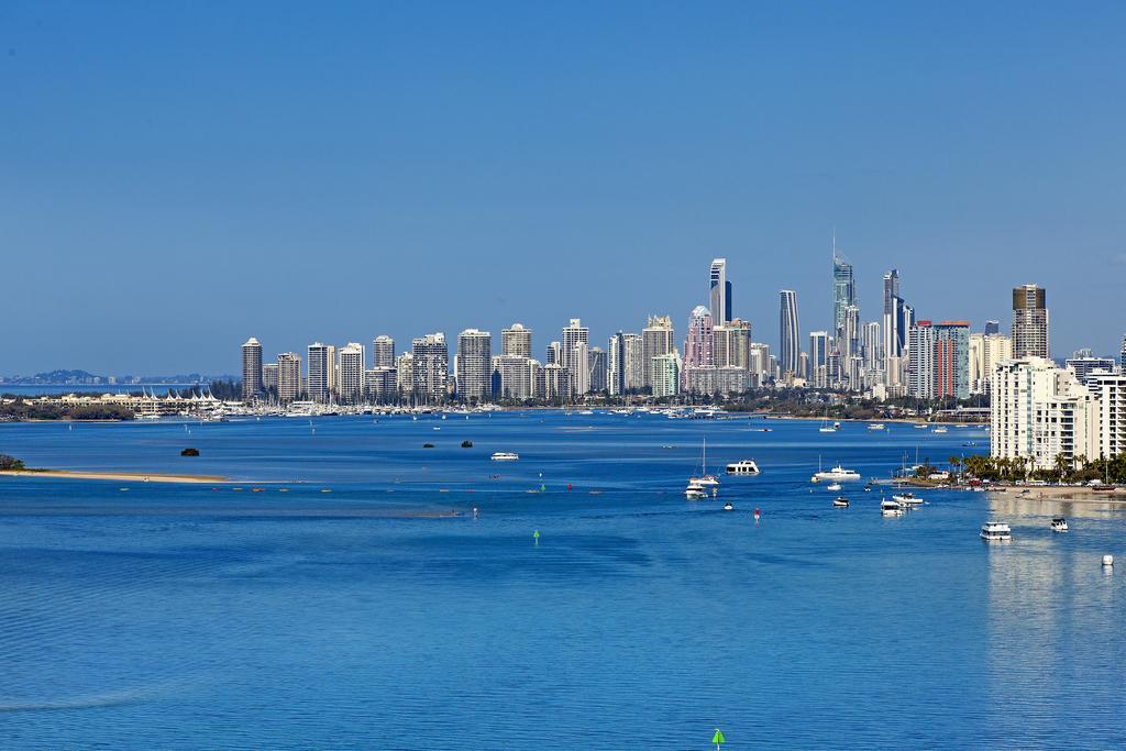 Broadwater Shores Waterfront Apartments Gold Coast Esterno foto