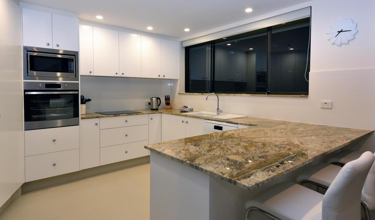 Broadwater Shores Waterfront Apartments Gold Coast Esterno foto