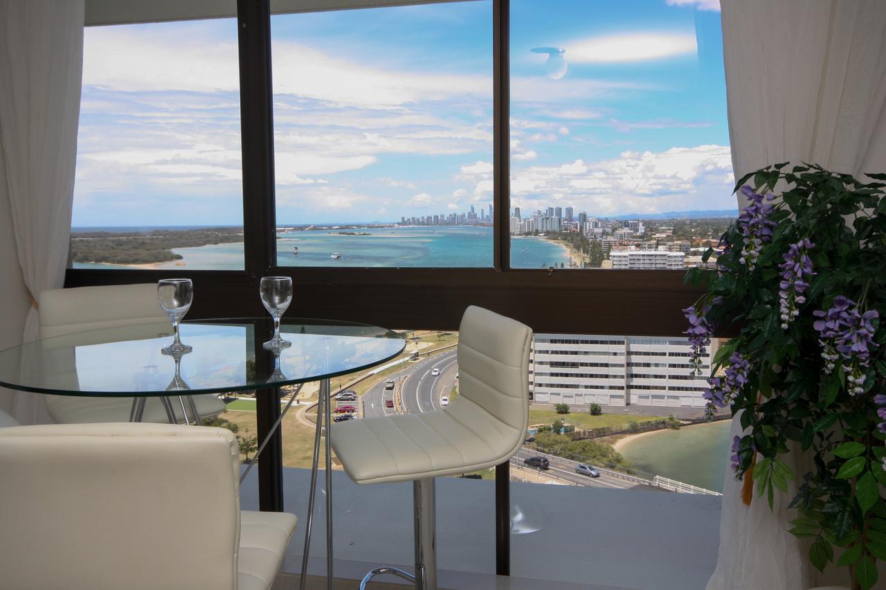 Broadwater Shores Waterfront Apartments Gold Coast Esterno foto