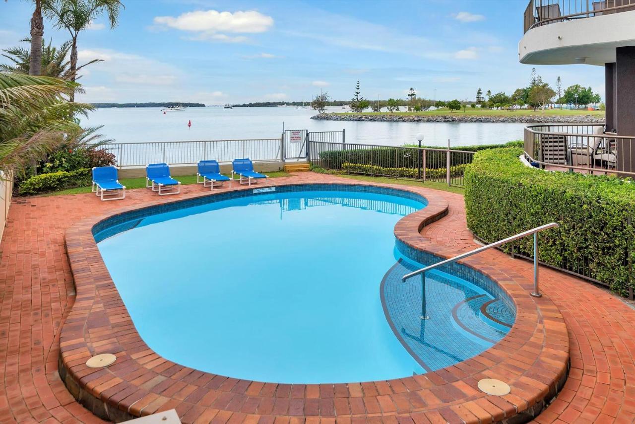 Broadwater Shores Waterfront Apartments Gold Coast Esterno foto
